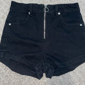 O-ring zip denim shorts